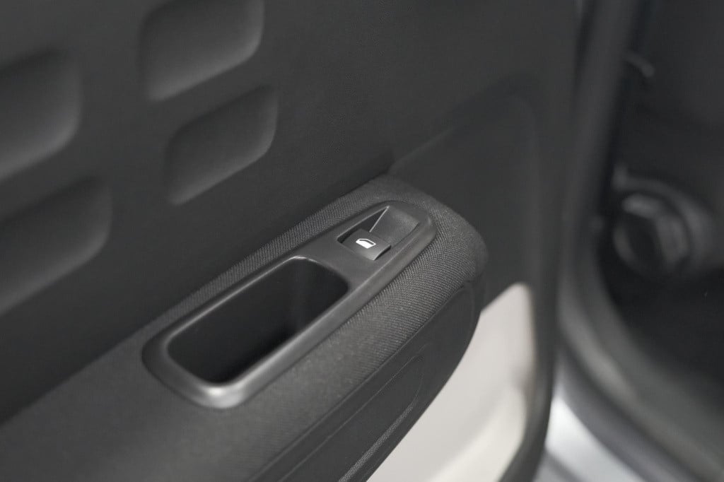 Citroen C3 puretech 110 shine | camera | navigatie | apple carplay | parkee