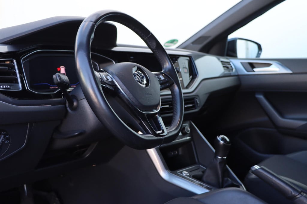 Volkswagen Polo 1.0 tsi highline business r
