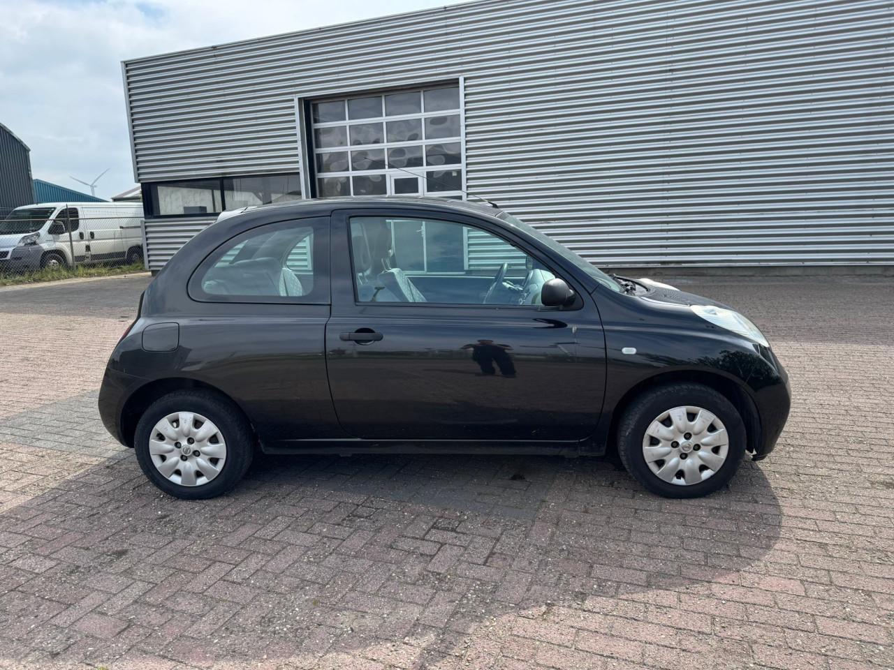 Nissan micra bj 2004  1250 euro
