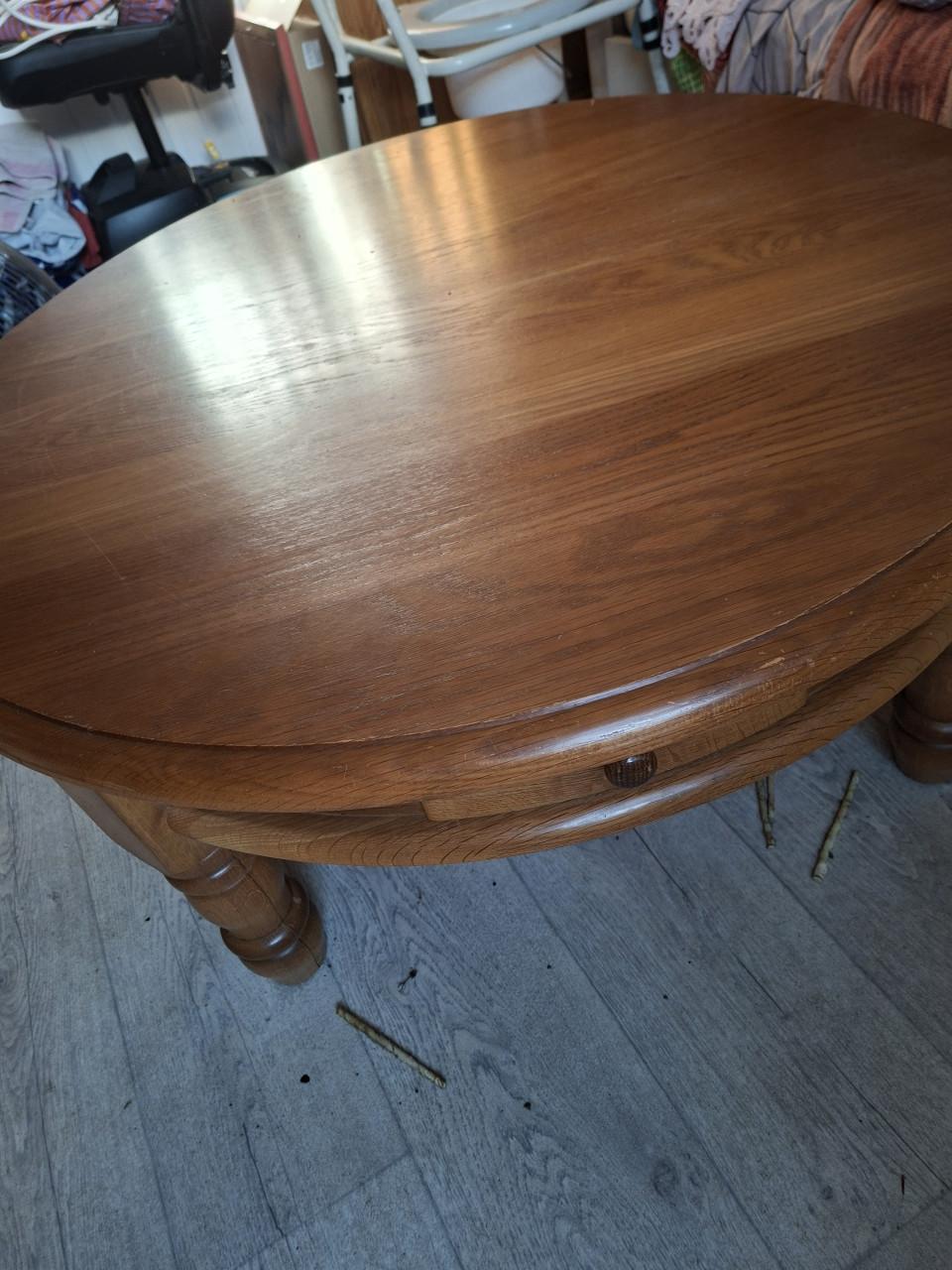 GROTE SALON TAFEL MET 4 LADEN PUNT GAAF