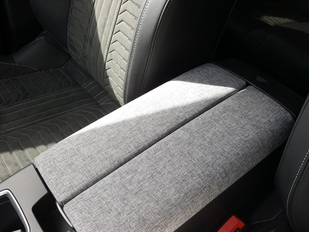 Peugeot 3008 gt 1.2 hybrid(mild) 136pk automaat navi | apple carplay & andr