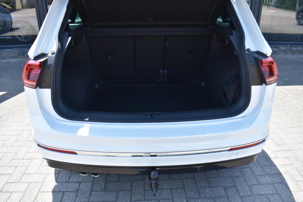Volkswagen Tiguan 1.5 tsi act r-line | trekhaak | camera | stoelverwarming 