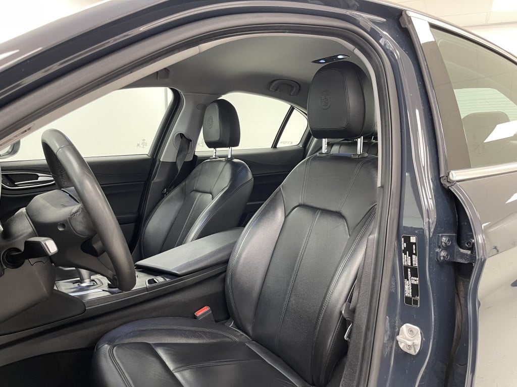 Alfa Romeo Giulia 2.0t super | colore esterno | trekhaak | 19'' | leder
