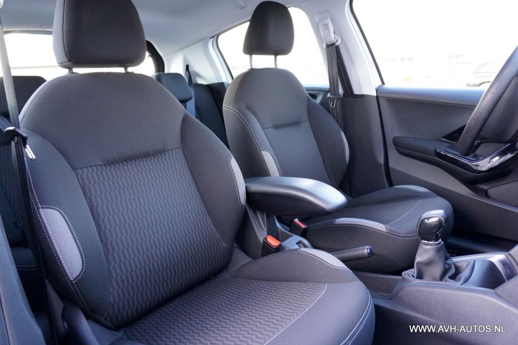 Peugeot 208 1.2 puretech blue lion