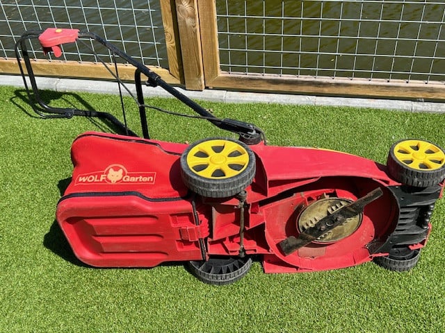 Grasmaaier + grastrimmer + verticuteermachine