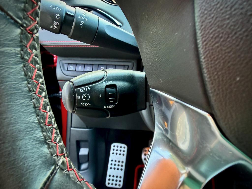 Peugeot 208 1.6 e-thp gti 30th 209pk unieke uitvoering nr.159
