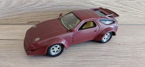 Porsche 928