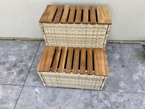 Opstapkruk hout/rotan NIEUW
