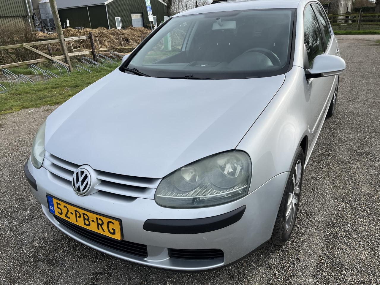 Volkswagen Golf 1.6 FSI trendline