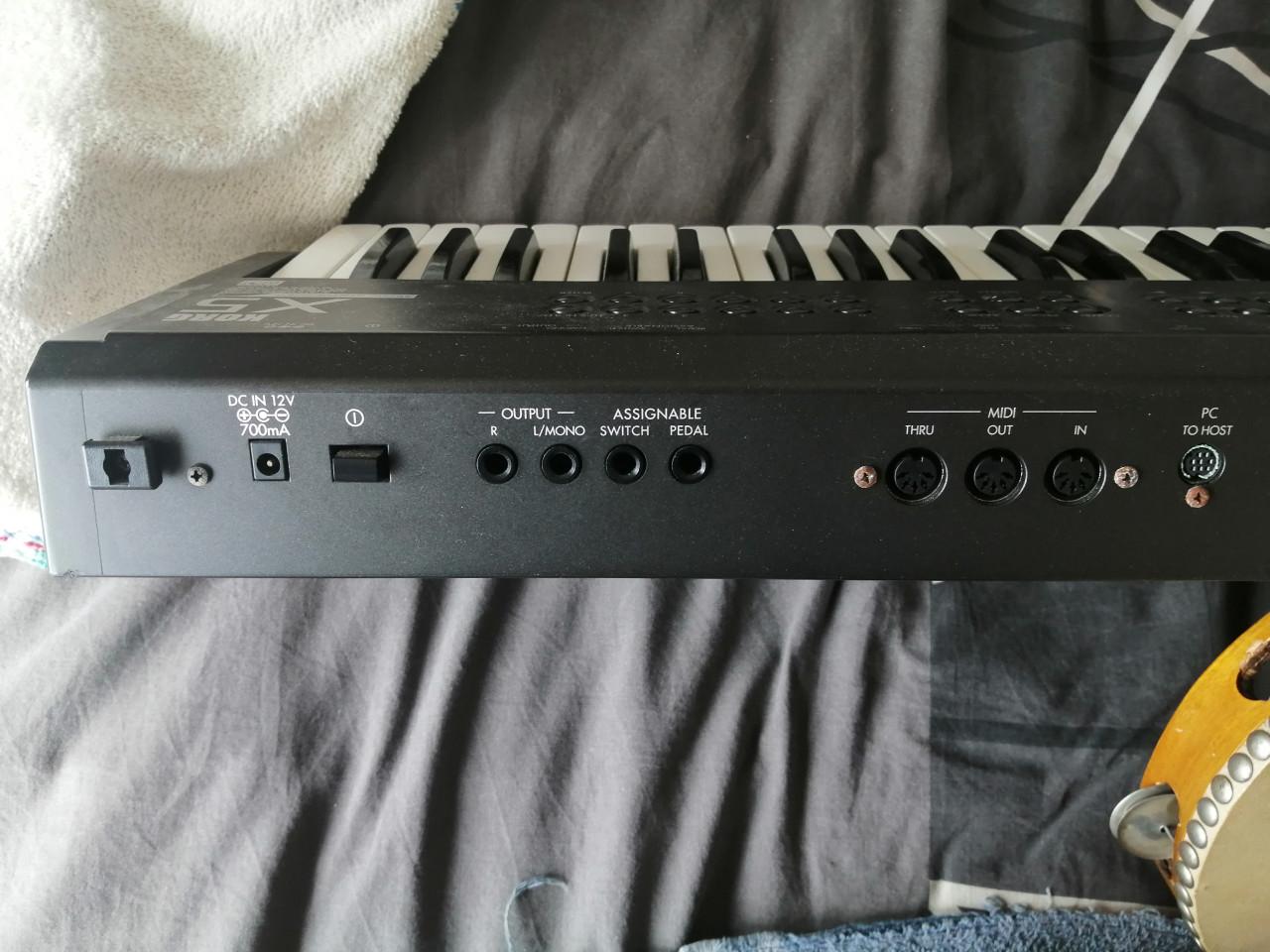 Korg X5 synthesizer