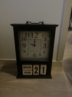 Klok met kalender
