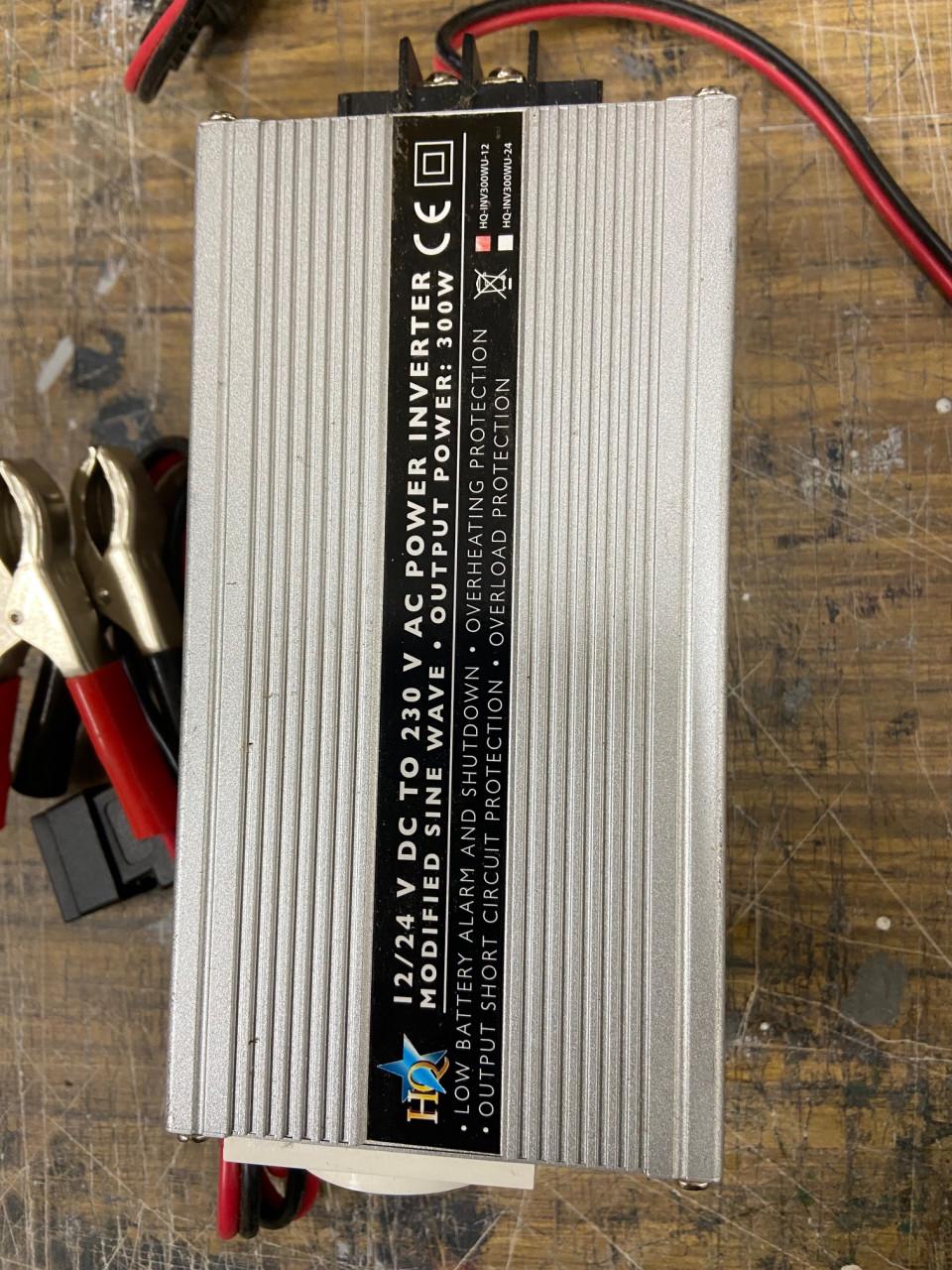 Omvormer van 12V DC naar 230V AC