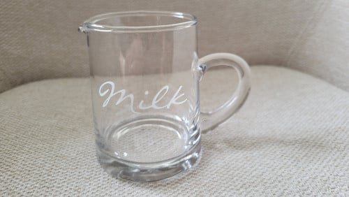 Riviera Maison glazen melkkannetje 'Milk'