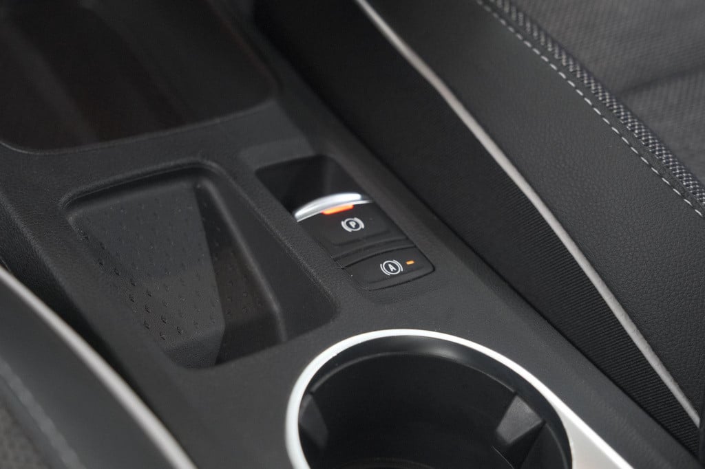 Renault Captur 1.6 e-tech plug-in hybrid 160 intens | parkeersensoren | app