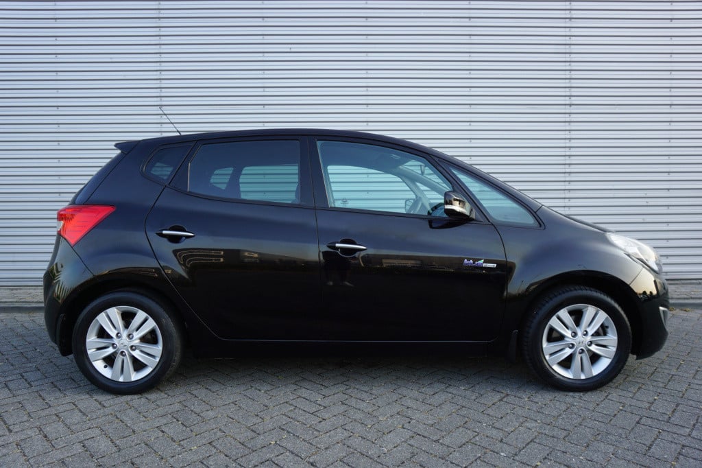 Hyundai Ix20 1.4i i-magine airco / navi / camera / cruise / trekhaak / park