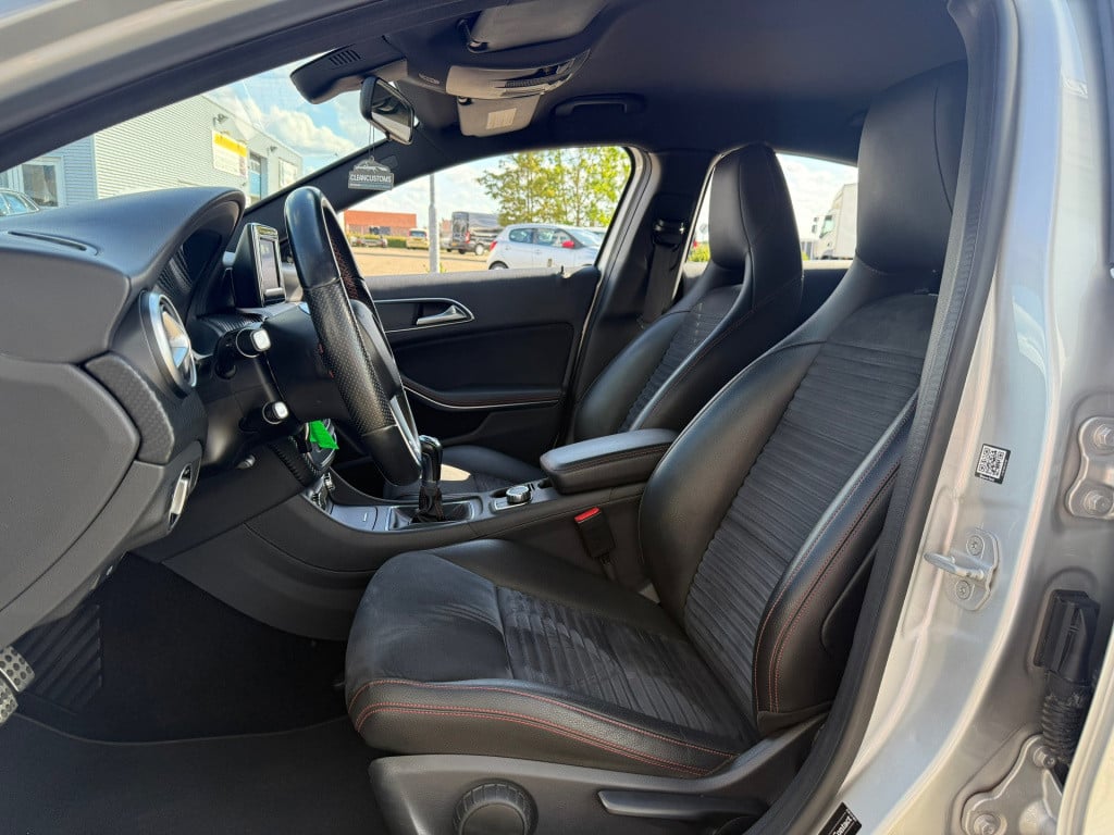 Mercedes-Benz A-Klasse 180 ambition amg