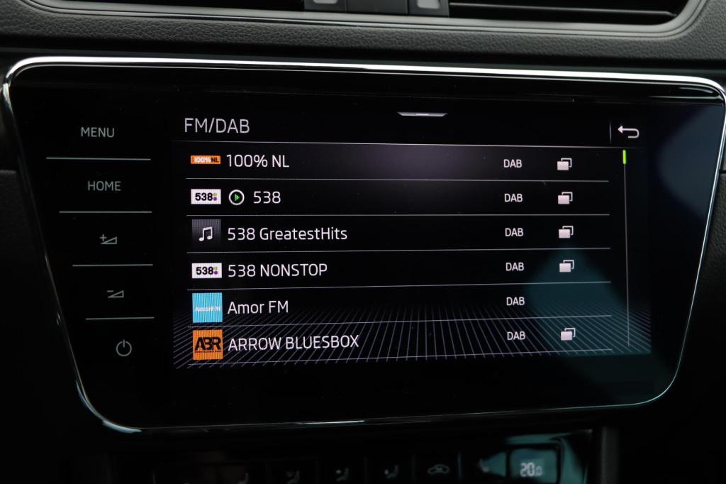 Skoda Superb combi 1.4 tsi iv sportline business 218pk dsg6