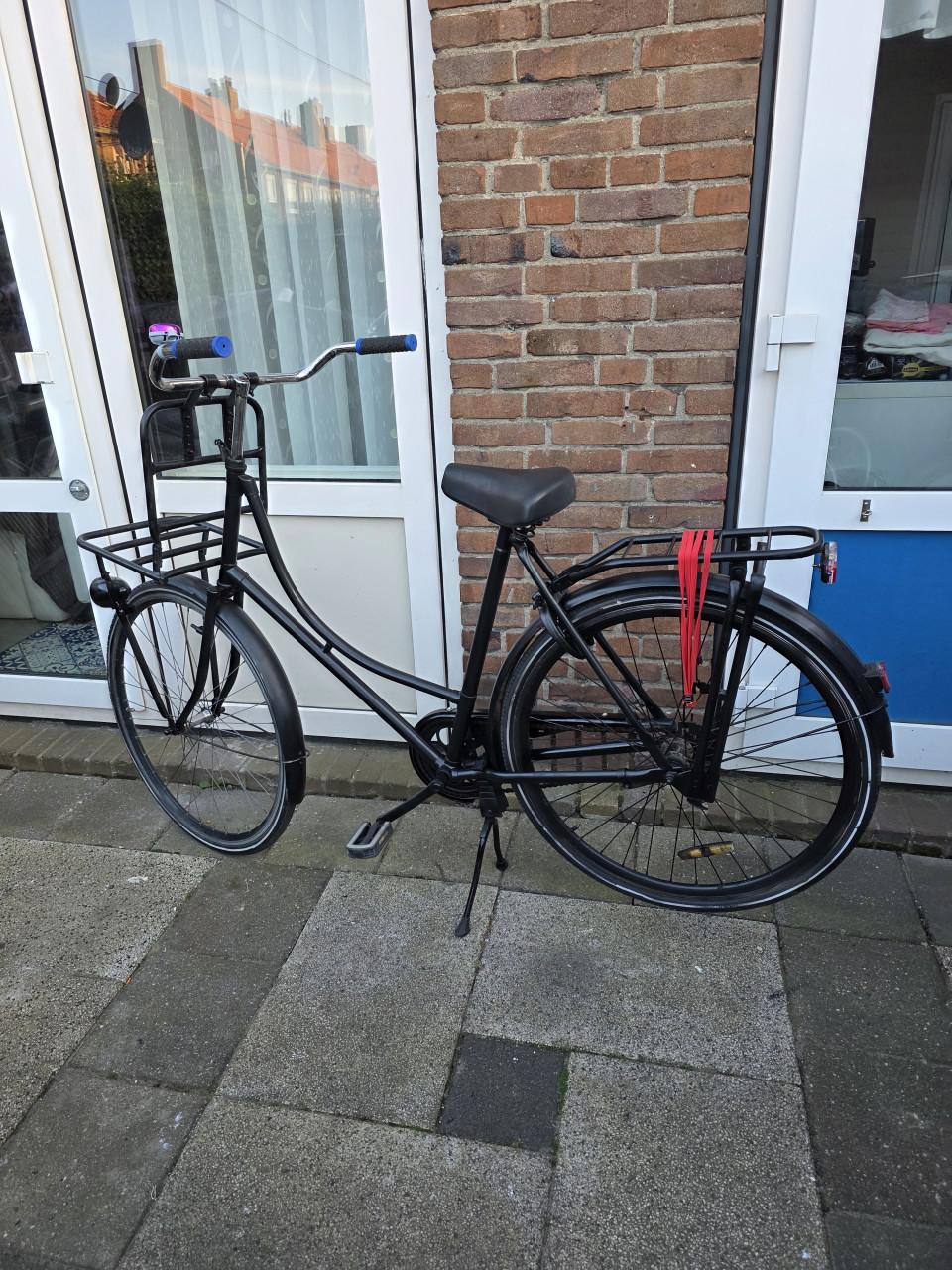 Dames fiets met voordrager 28 inch-trap rem achter-Fr.maat 56cm