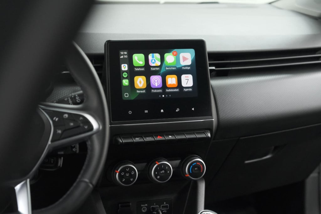 Renault Clio tce 90 zen | parkeersensoren | navigatie | apple carplay