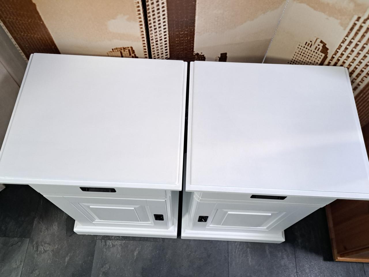 2 mooie stijlvolle vintage nachtkastjes