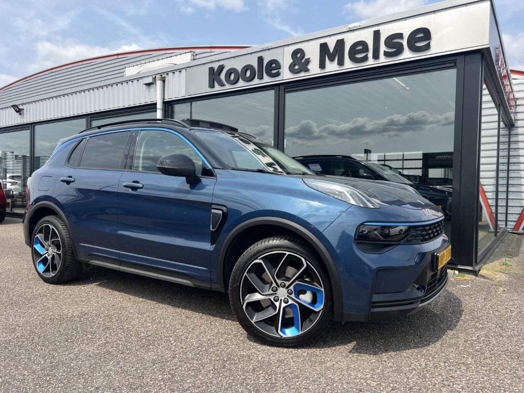 Lynk & Co 01 1.5 261pk plug in hybrid , panodak , carplay