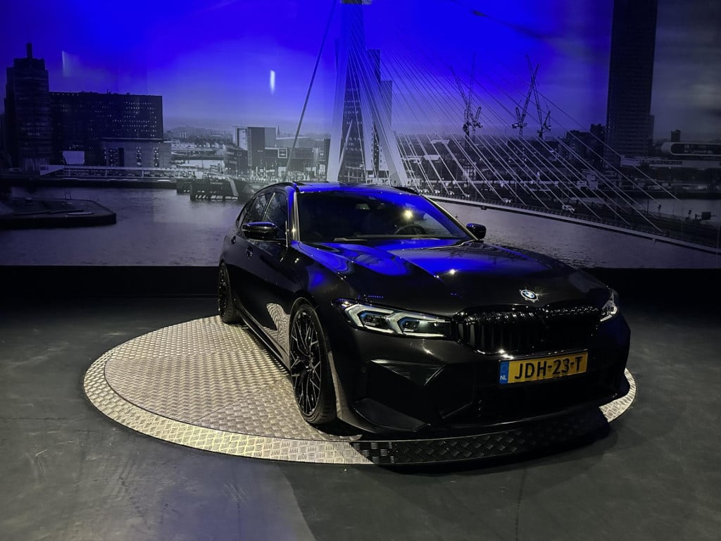 BMW 3-serie touring 330e xdrive *pano*360camera*sportstoelen*laser*eibach*