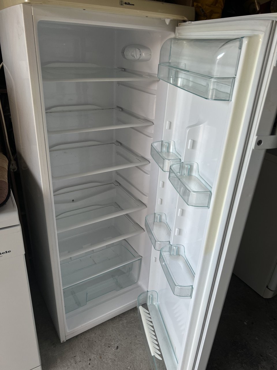 A++ klasse koelkast 150x55 cm. 250 Liter schoon en netjes