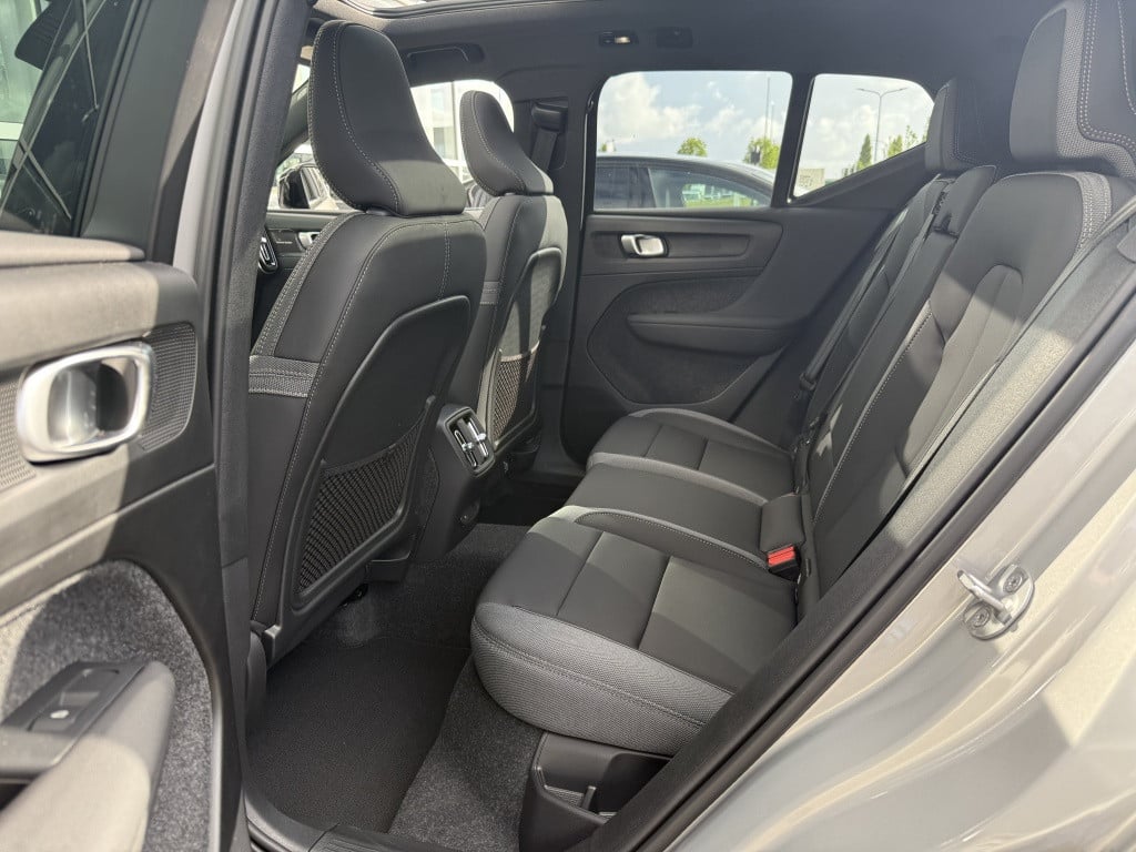 Volvo Ex40 extended range ultra dark 20" inch