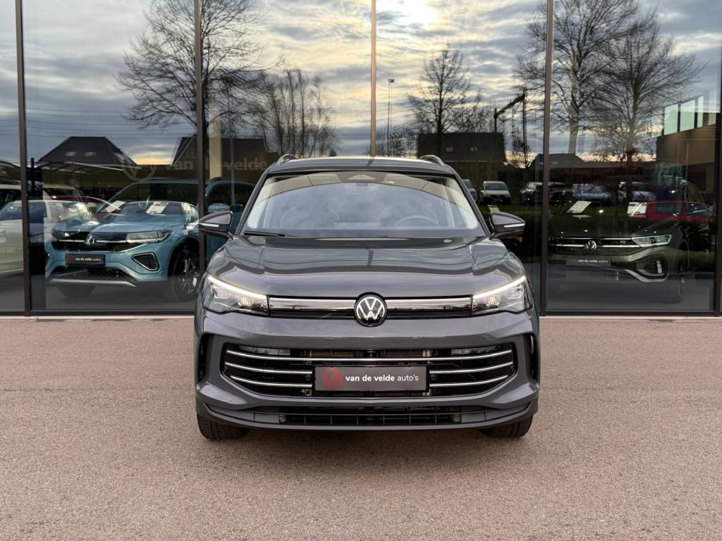 Volkswagen Tiguan 1.5 ehybrid elegance 204pk | trekhaak | 360 camera | dode