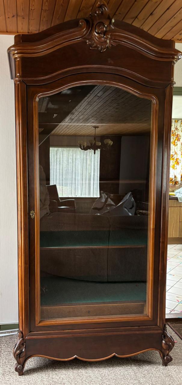 Kuifkast mahoniehouten vitrinekast