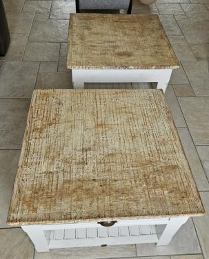 Twee salontafels van Rivièra Maison 70x70 cm en 45 cm hoog.