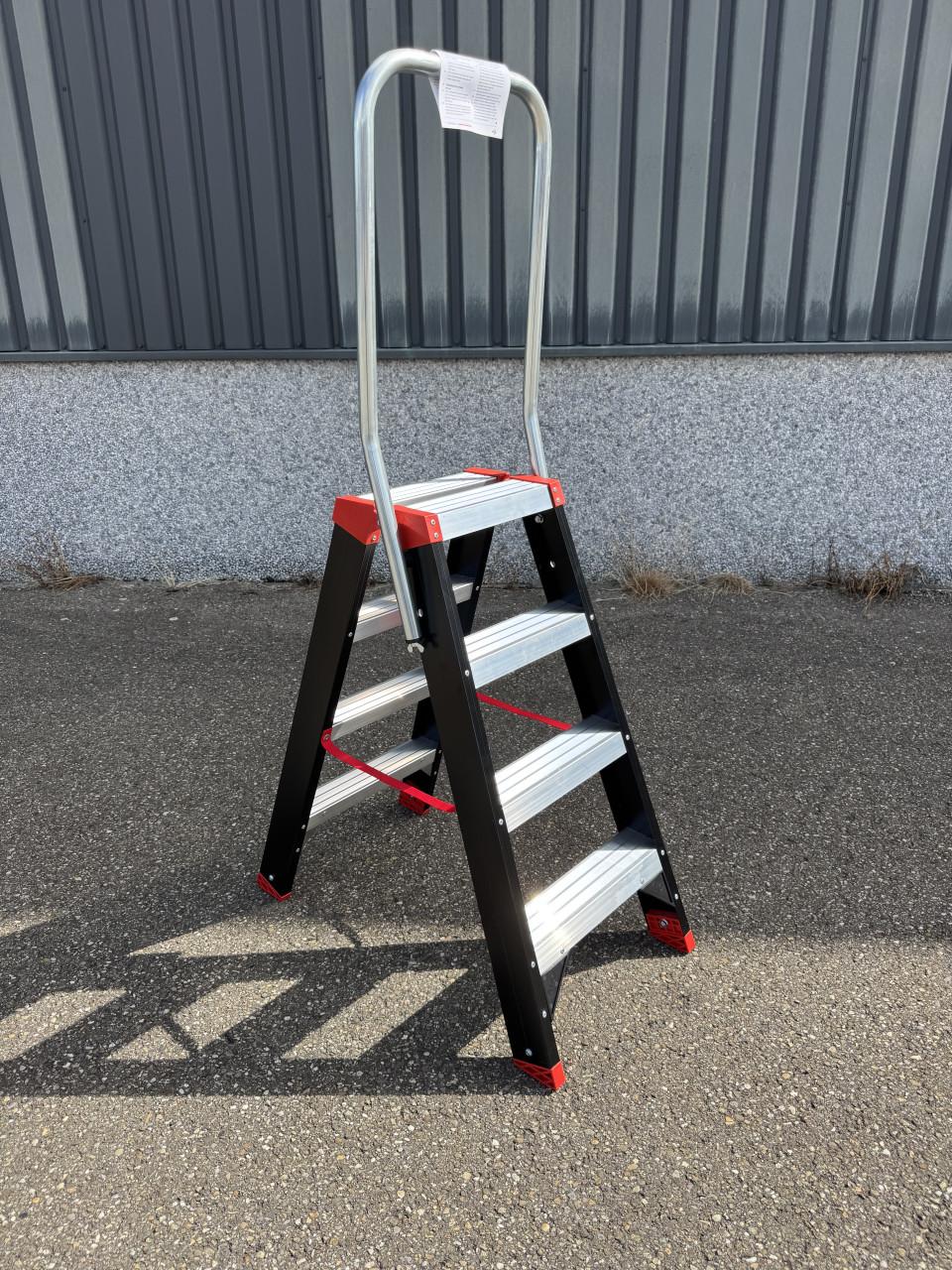 Trap 6 treden dubbel oploopbaar met steunbeugel NIEUW