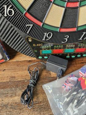 Mooi werkend Elektronisch Dartbord met Pijlen en Adapter