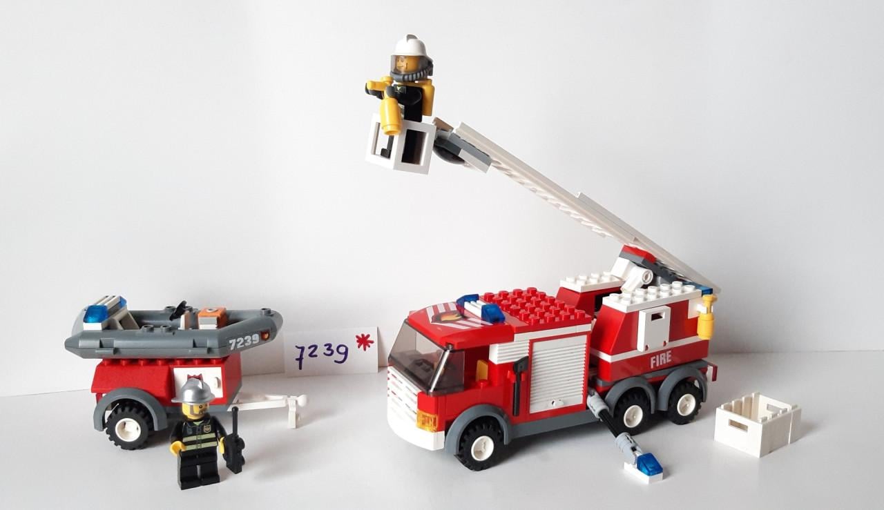 Lego 7239 brandweer ladderwagen met aanhanger en bootje