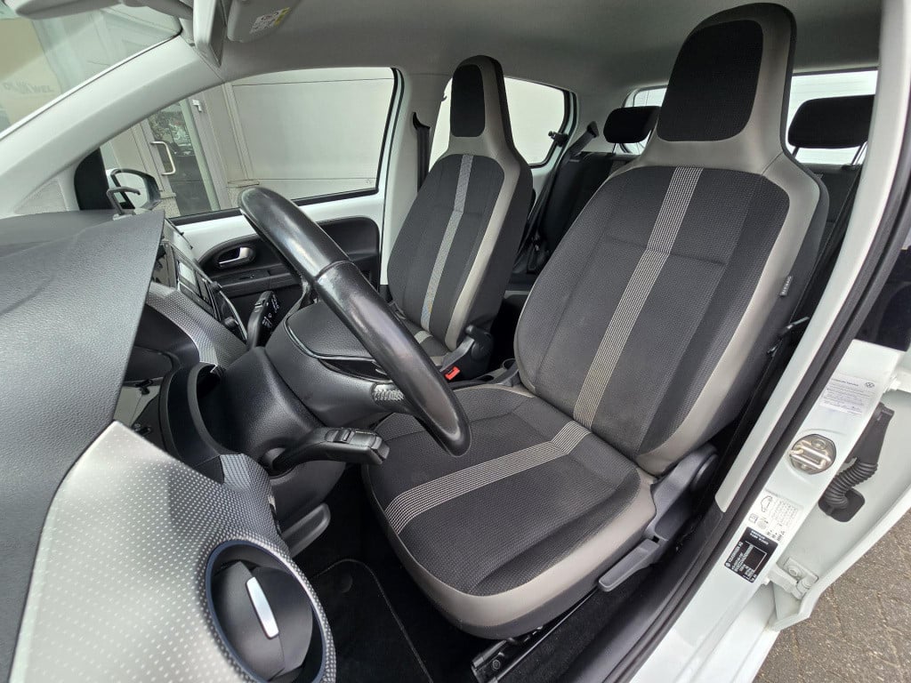 Volkswagen UP! 1.0 bmt high up!
