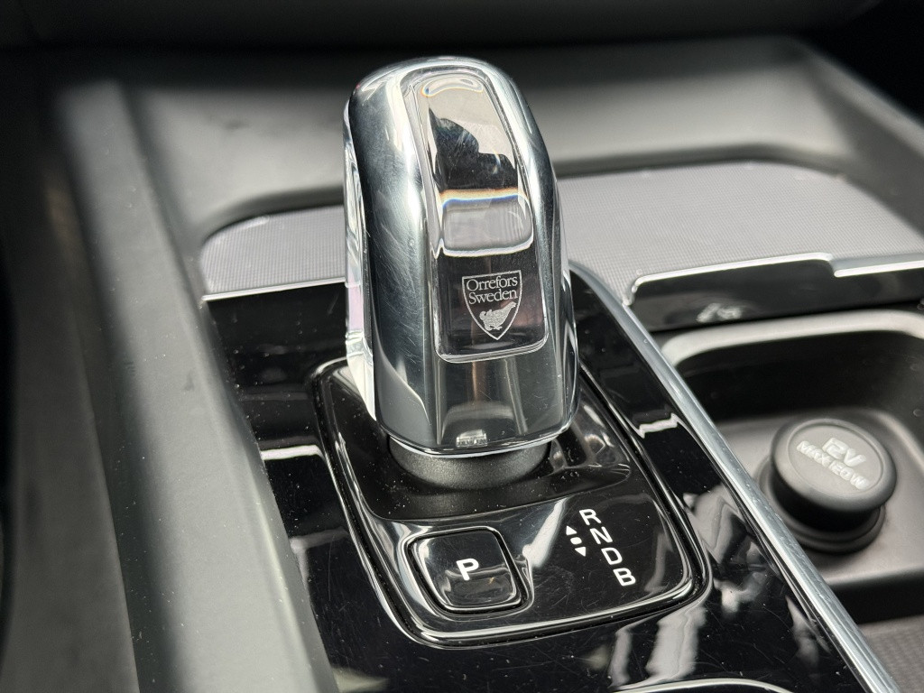 Volvo XC60 t8 390pk recharge r-design| panodak| luchtvering| trekhaak| came