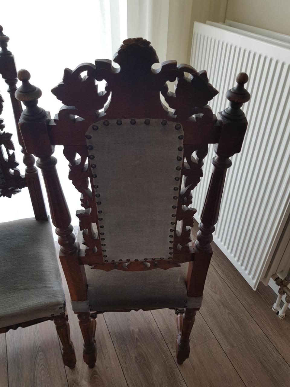 4 BROCANTE 'klooster' stoelen, voorheen in een klooster in belgie gestaan