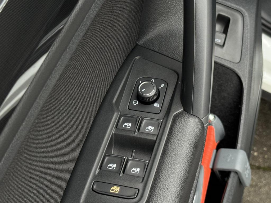 Volkswagen Tiguan 1.5 tsi act highline business r nl-auto, uitklapbare trek