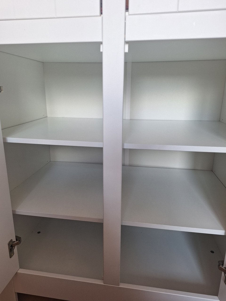 Commode + kast + hangplak