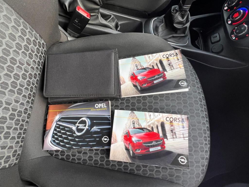 Opel Corsa 1.4 120 jaar edition, navi, afn. trekhaak, vele opties!