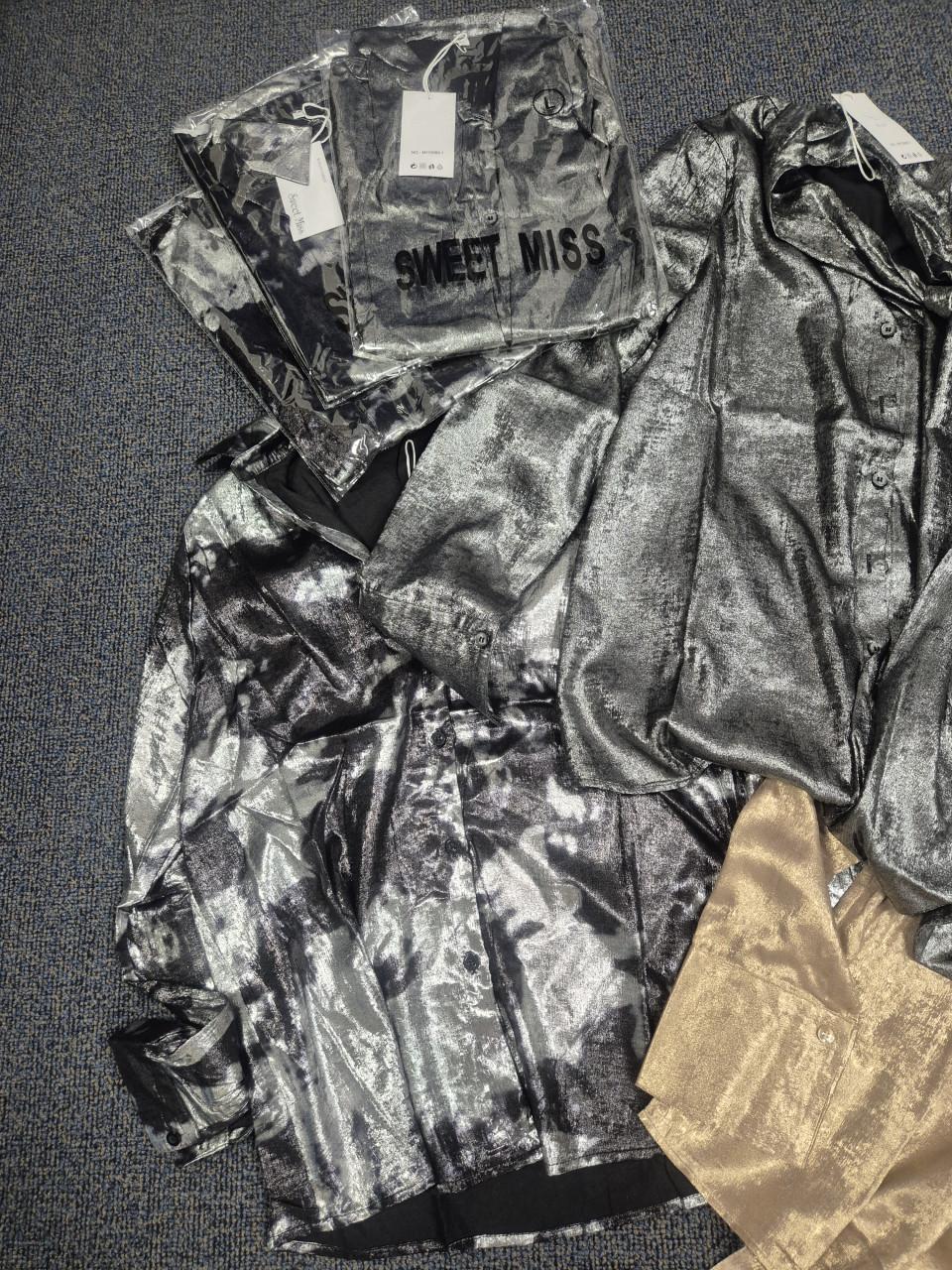 Partij van 15 nieuwe blouses