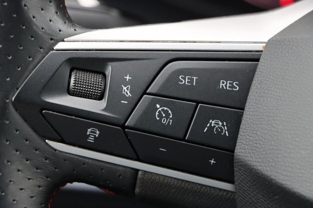 Seat Ibiza 1.0 ecotsi fr business connect 95pk