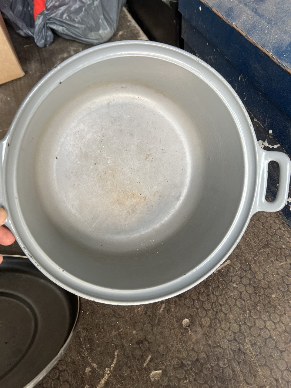 Groot en zwaar gietijzeren braadpan in prima staat