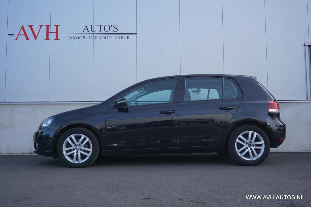 Volkswagen Golf 1.6 tdi highline bluemotion