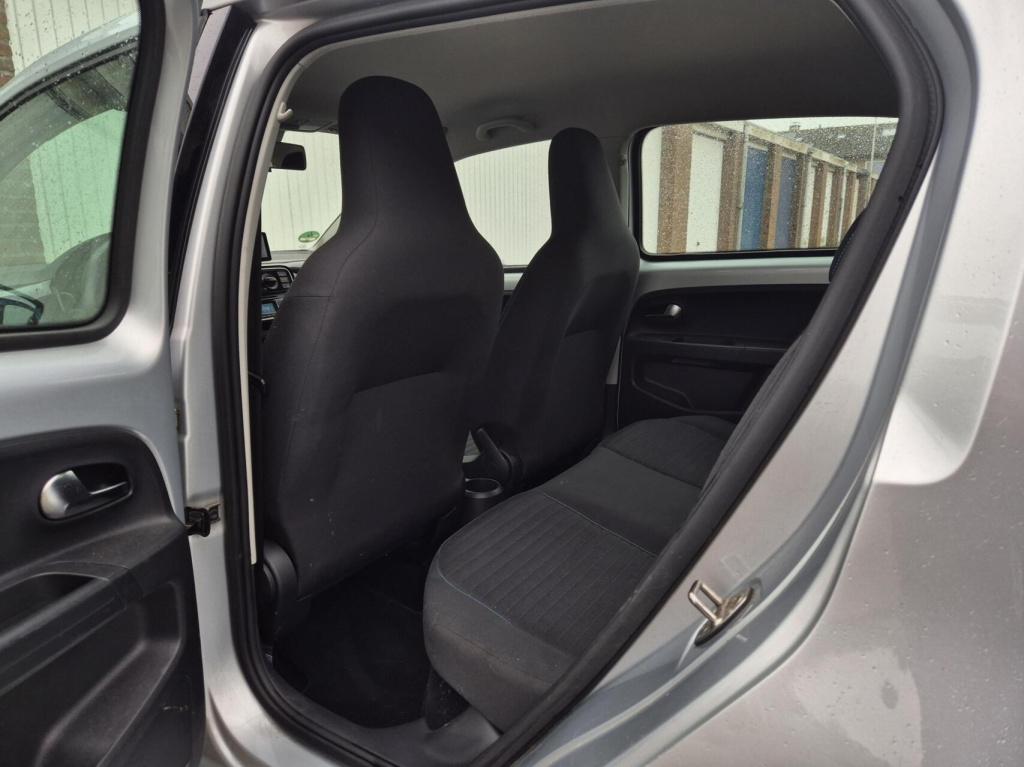 Volkswagen UP! 1.0 cup up! bluemotion / stoelverwarming / cruisecontrol / p