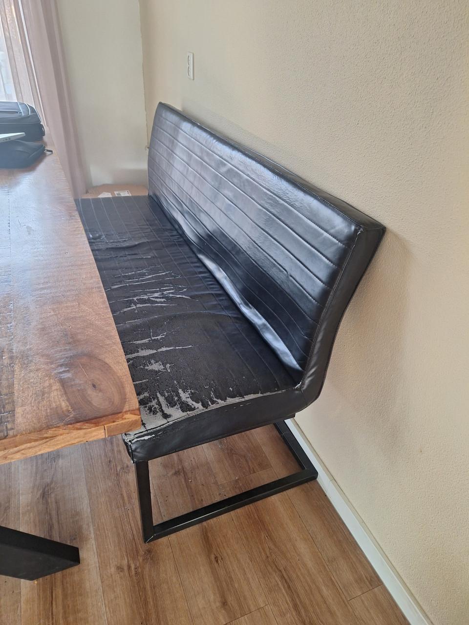 GRATIS eetbank GERESERVEERD