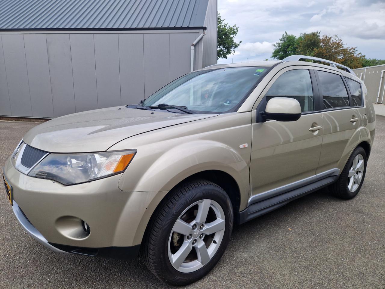 Mitsubishi Outlander 2.4 Intense+ Special Edition
