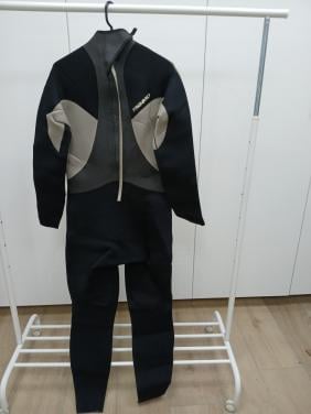 Wetsuit