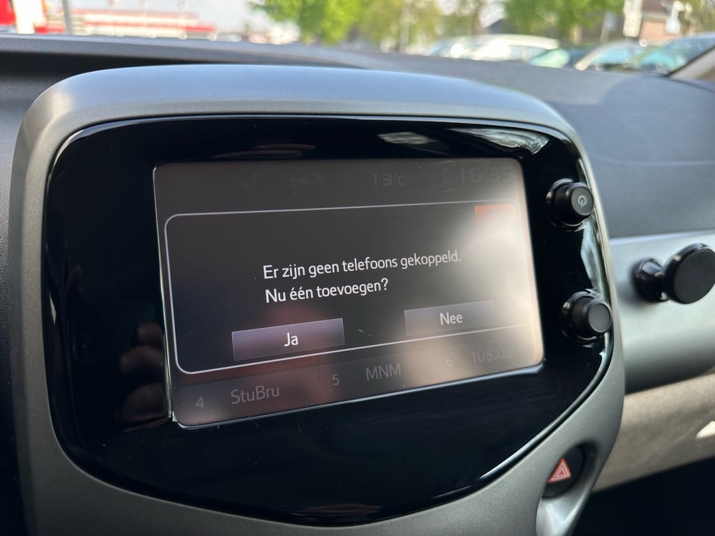 Toyota Aygo 1.0 vvt-i x-play // musketier sport pakket // uniek! //