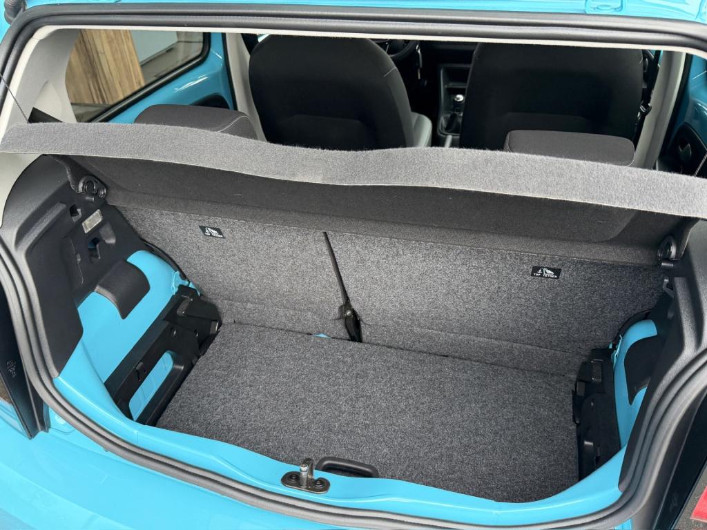 Volkswagen UP! 1.0 active 5-deurs | stoelverwarming | lichtmetalen velgen |